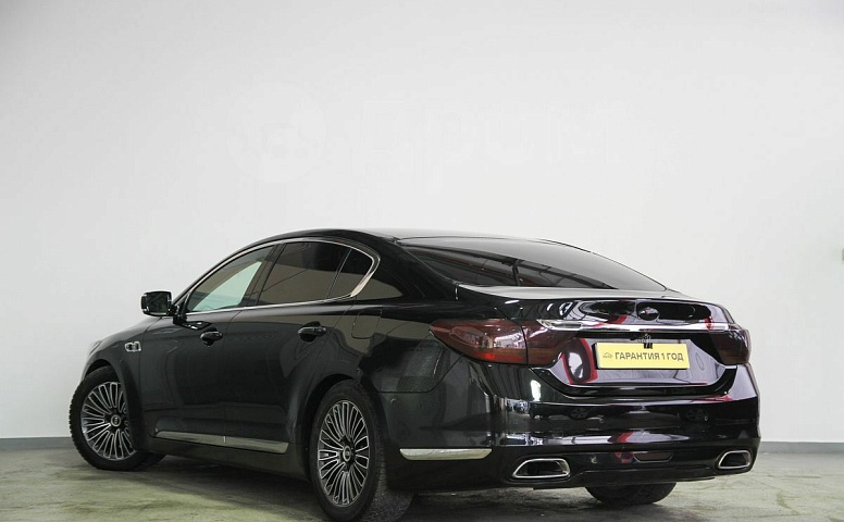 Kia Quoris, 1 поколение