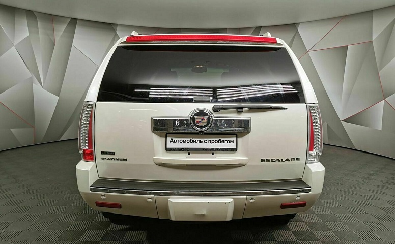 Cadillac Escalade 6.2 V8 АТ 4WD ESV (409 л.с.) Luxury ESV Белый