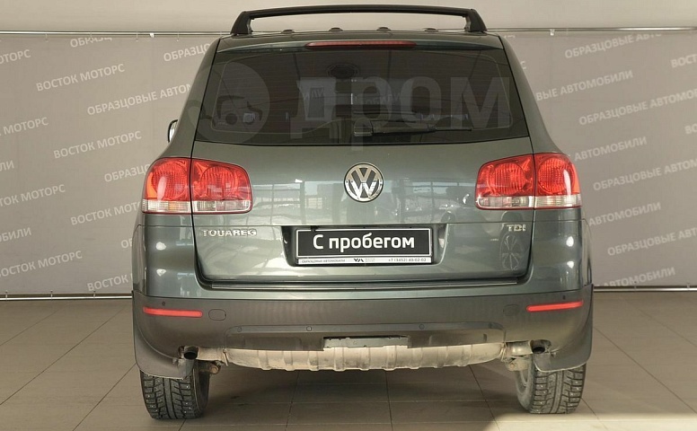Volkswagen Touareg, 1 поколение