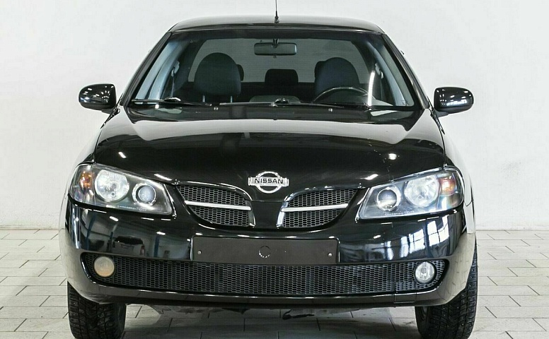 Nissan almera