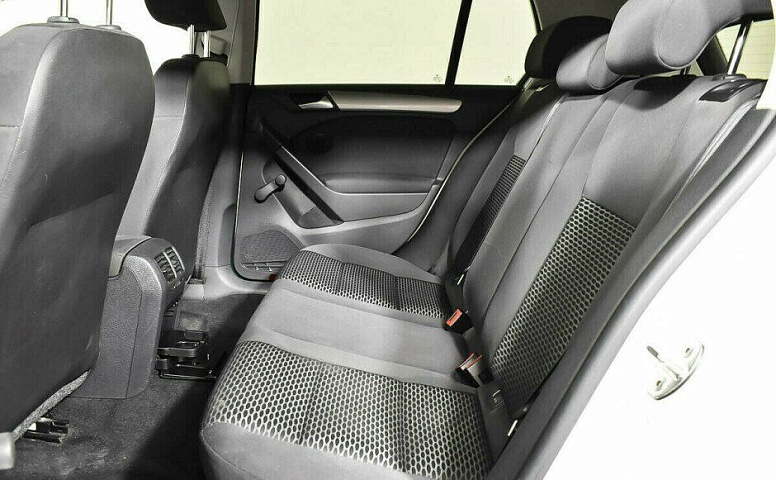 Volkswagen Golf 1.2 Робот