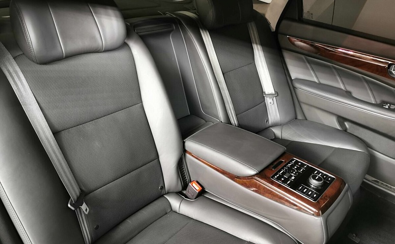 Hyundai Equus 3.8 GDi AT (334 л.с.) Elite Черный