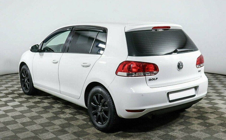 Volkswagen Golf 1.2 Робот