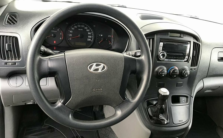 Hyundai Grand Starex I