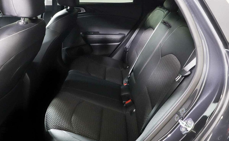 Kia xceed робот 2021 с пробегом 5 400 км