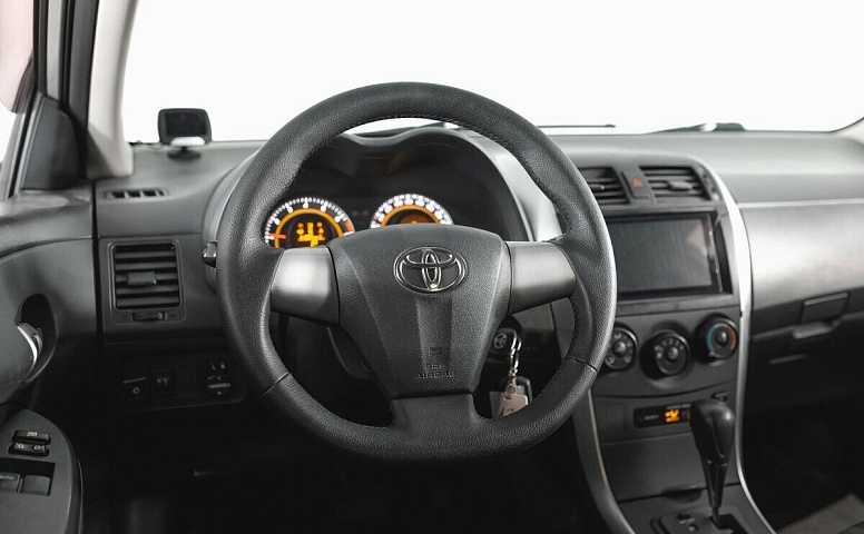 Toyota Corolla X (E140, E150) Рестайлинг