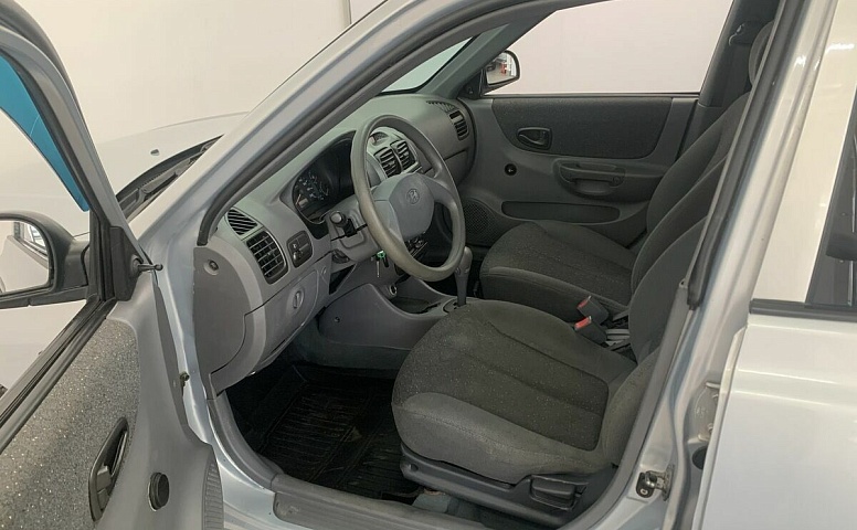 Hyundai ACCENT 1.5 AT (102 л.с.)