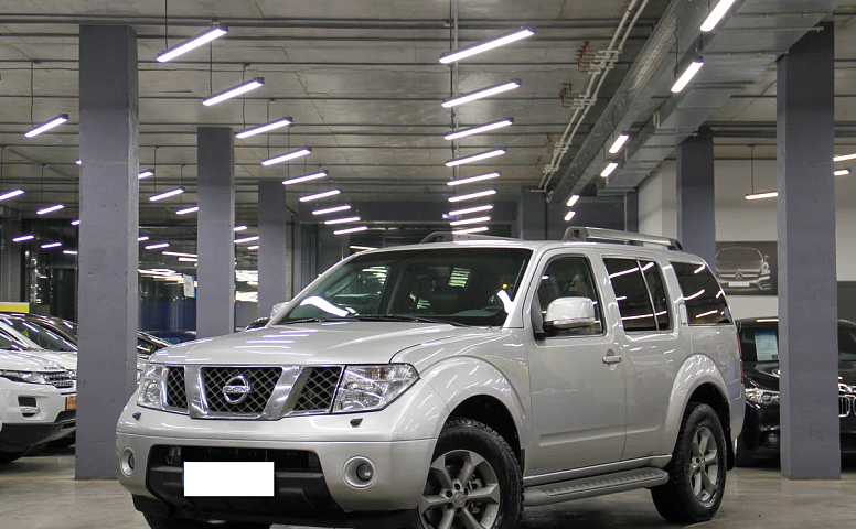 Nissan Pathfinder III