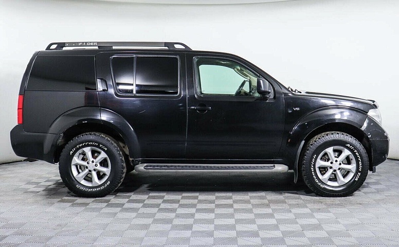 Nissan Pathfinder III