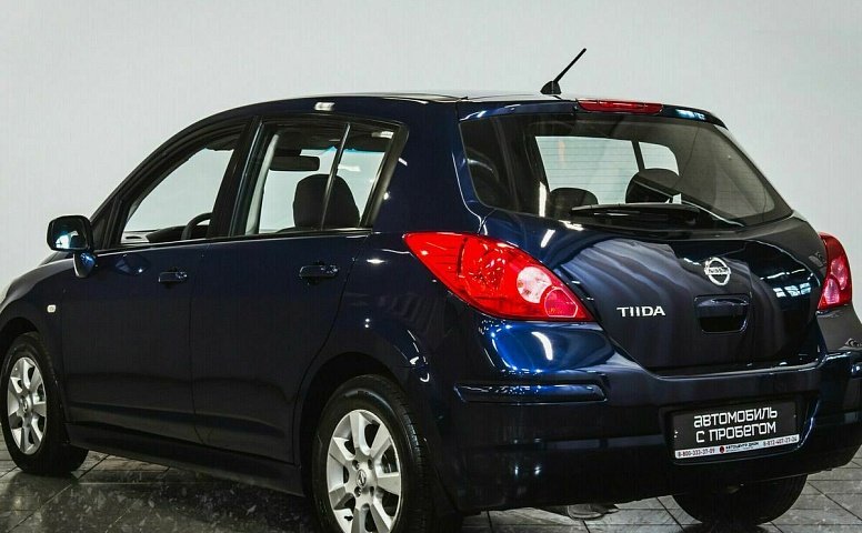 Nissan tiida