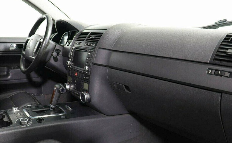 Volkswagen Touareg 3.2 Автомат