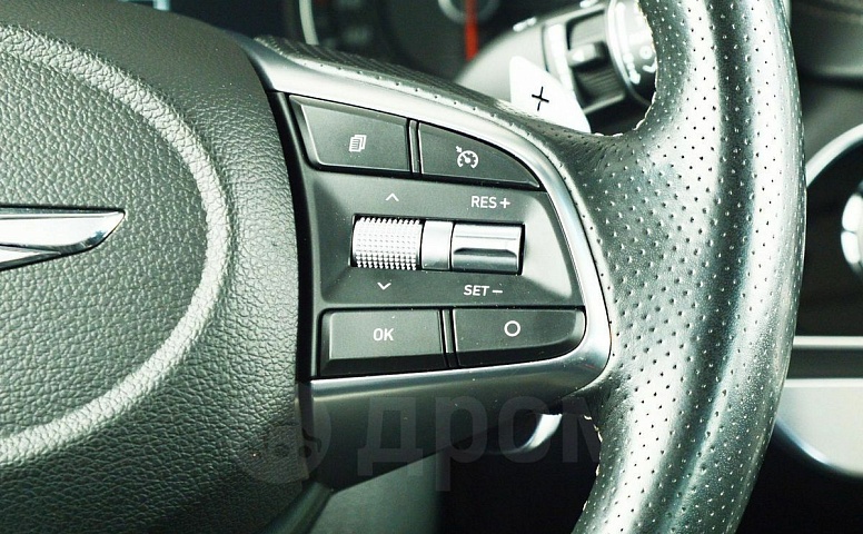 Genesis G70, 1 поколение