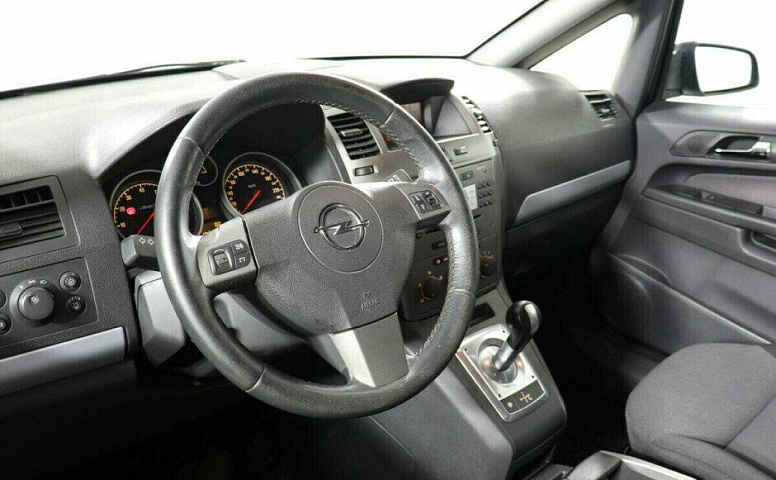 Opel Zafira 1.8 Робот