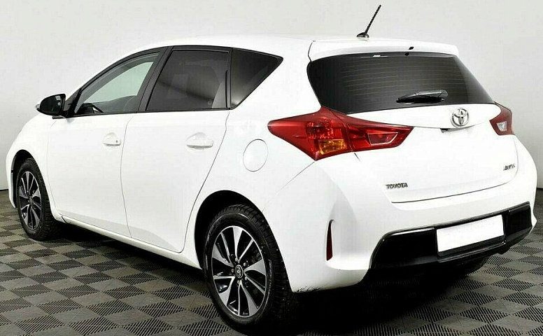 Toyota Auris 1.6 Вариатор
