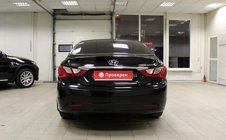 Hyundai Sonata VI (YF)