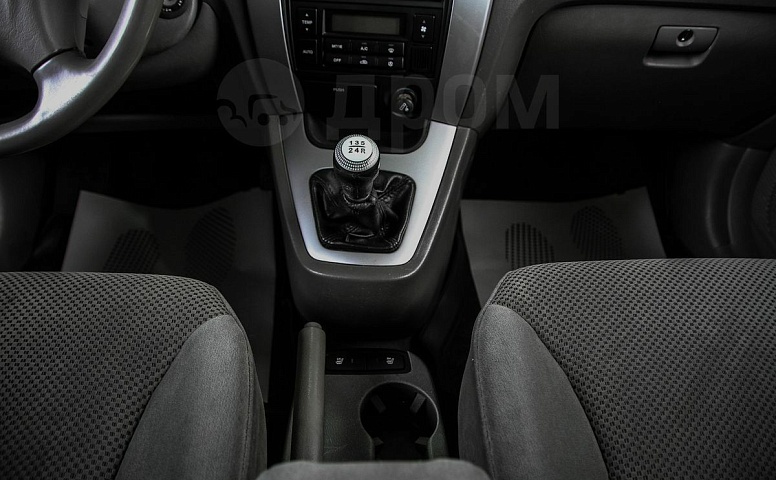 Hyundai Tucson, 1 поколение