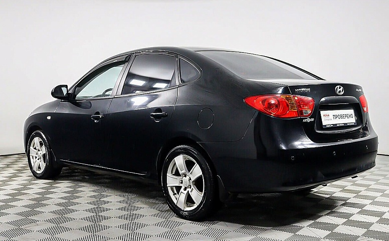 Hyundai Elantra 1.6 МКПП