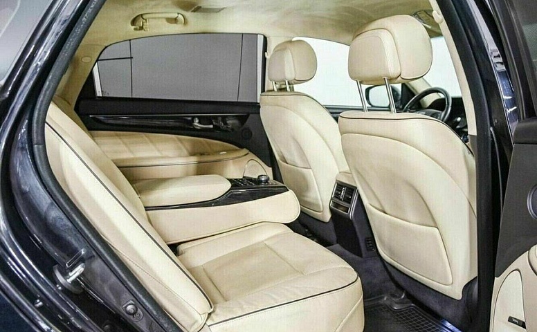Hyundai equus