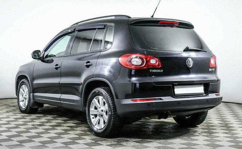 Volkswagen Tiguan 2.0 Автомат