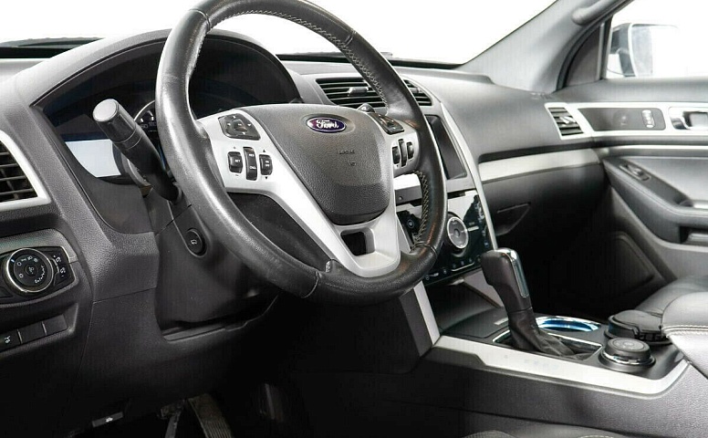 Ford Explorer V