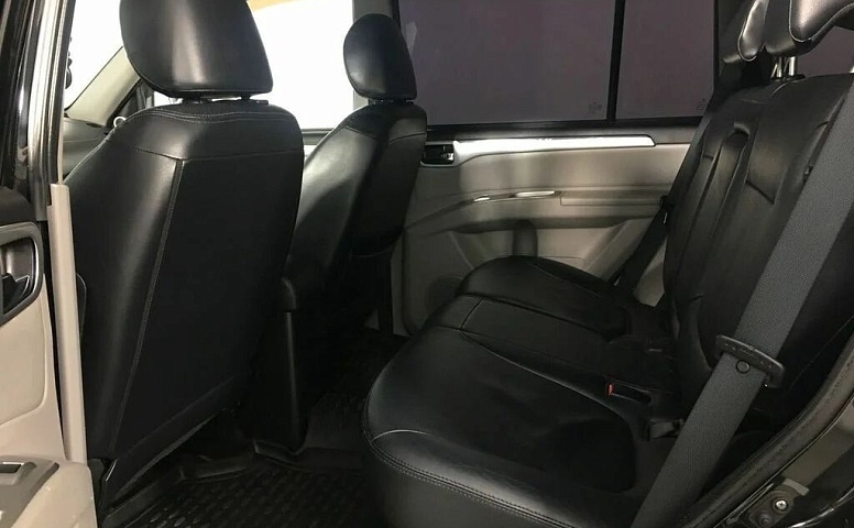 Mitsubishi pajero sport ii