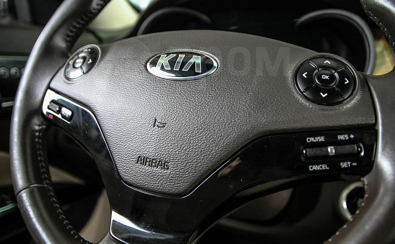 Kia Quoris, 1 поколение