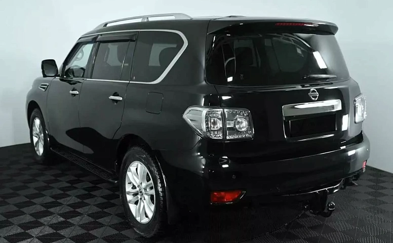 Nissan patrol vi (y62)