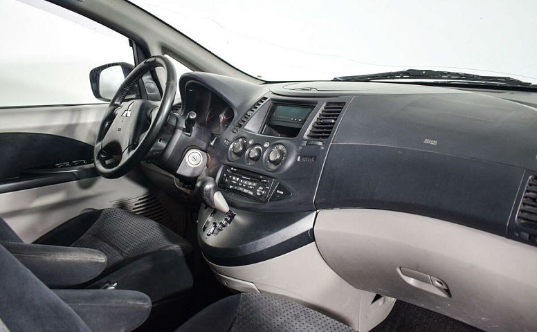 Mitsubishi Grandis