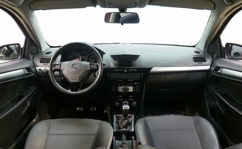 Opel astra h рестайлинг gtc