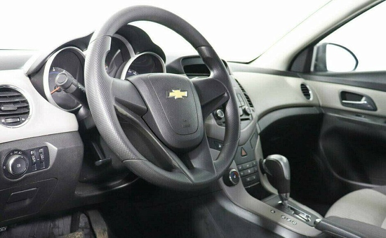 Chevrolet Cruze 1.6 Автомат