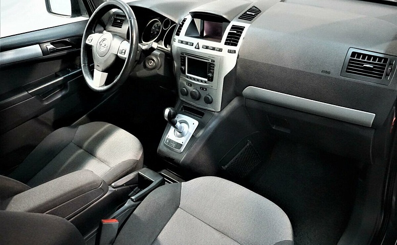 Opel Zafira B Рестайлинг