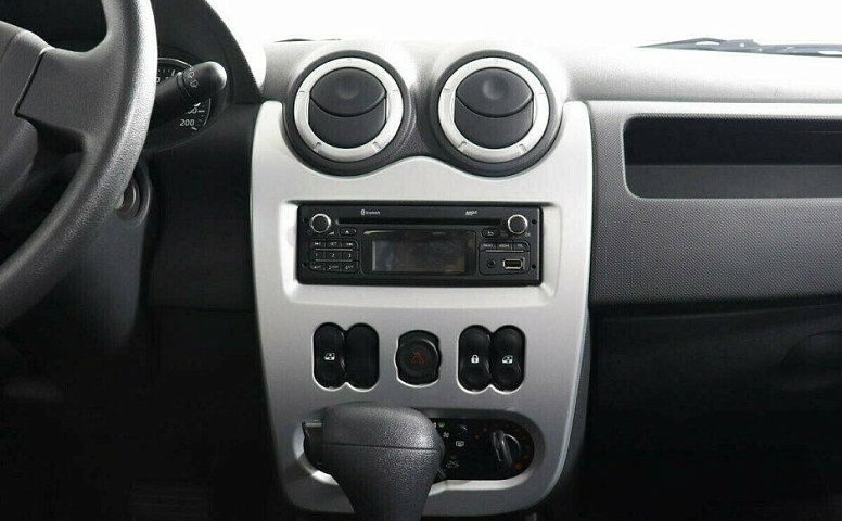 Renault Sandero 1.6 Автомат