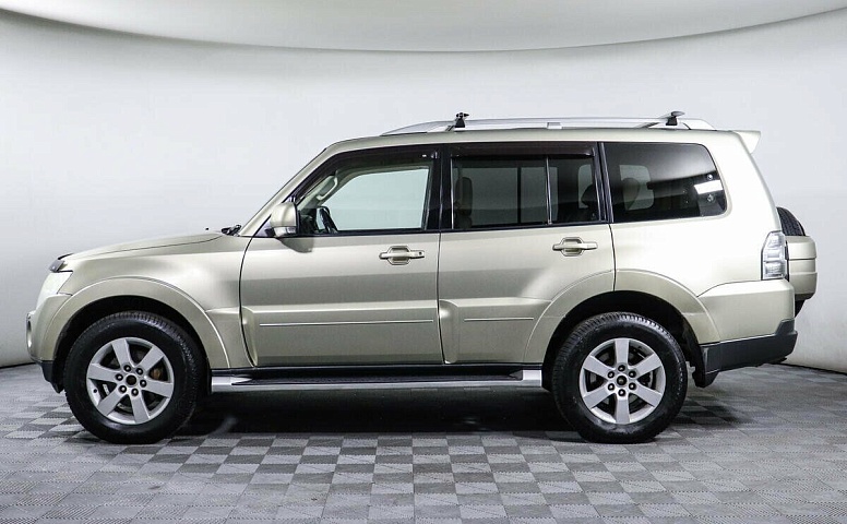 Mitsubishi Pajero IV