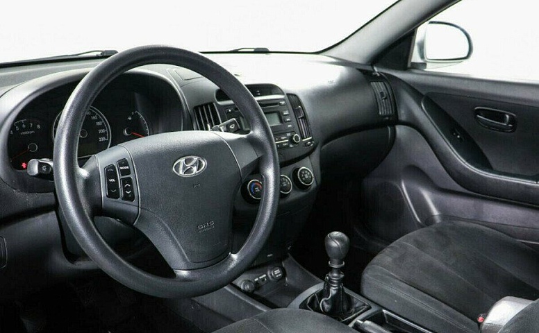Hyundai Elantra 1.6 Механика
