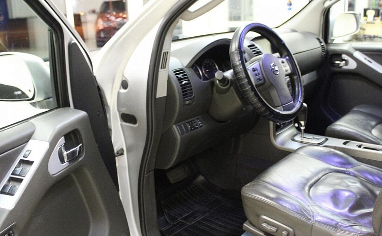Nissan Pathfinder III