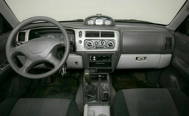 Mitsubishi pajero sport