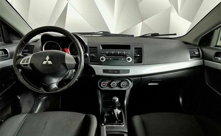 Mitsubishi lancer