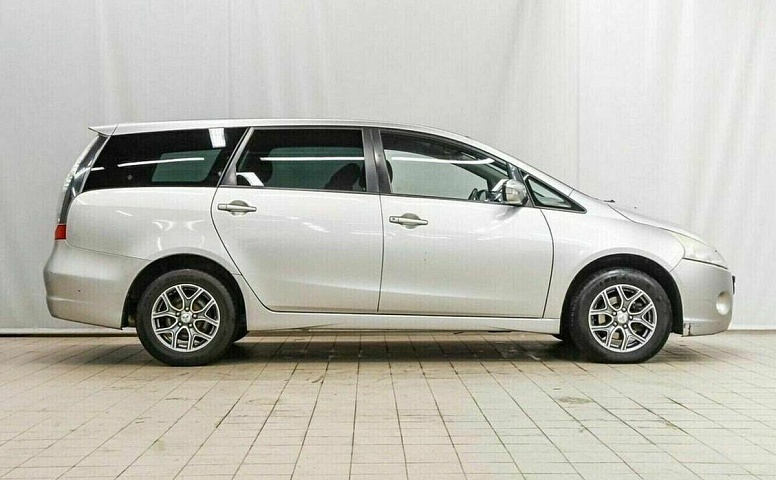 Mitsubishi grandis