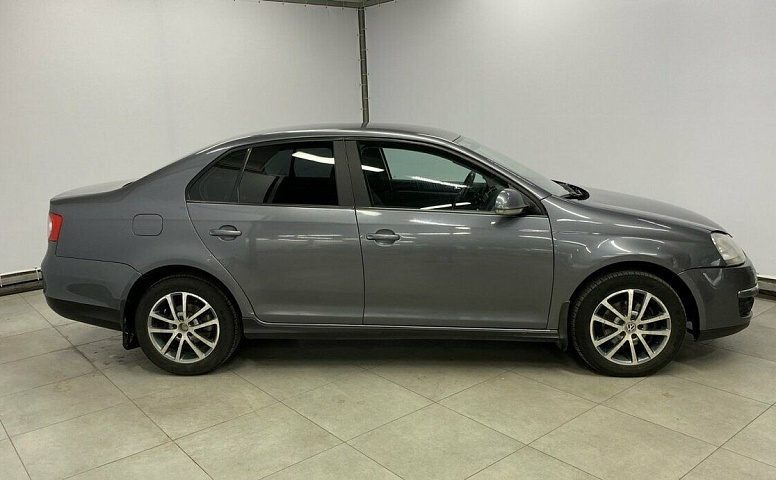 Volkswagen Jetta V