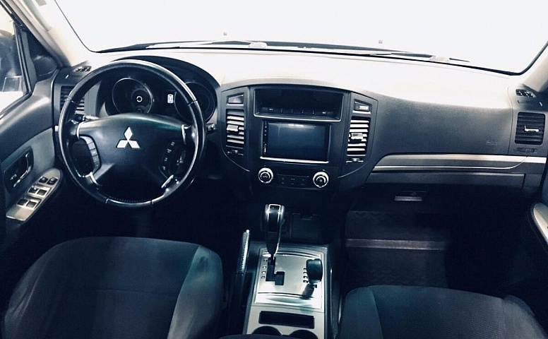 Mitsubishi Pajero IV