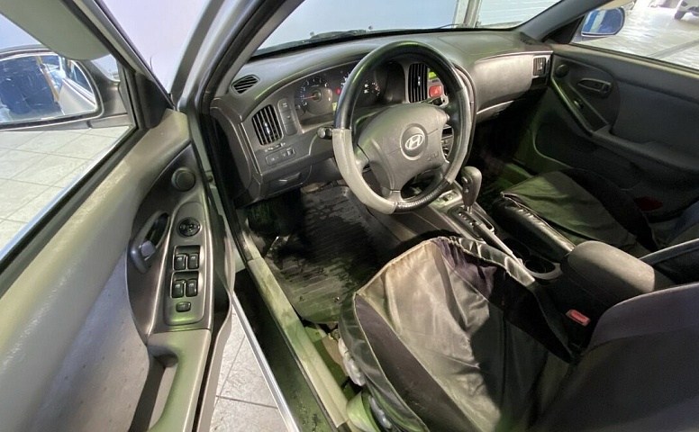 Hyundai ELANTRA 1.6 MT (105 л.с.)