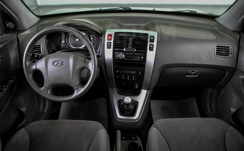 Hyundai Tucson, 1 поколение