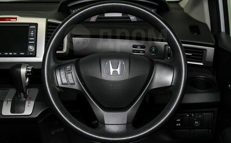 Honda Freed, 1 поколение