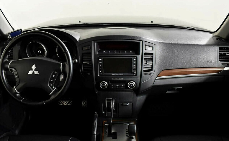 Mitsubishi Pajero IV