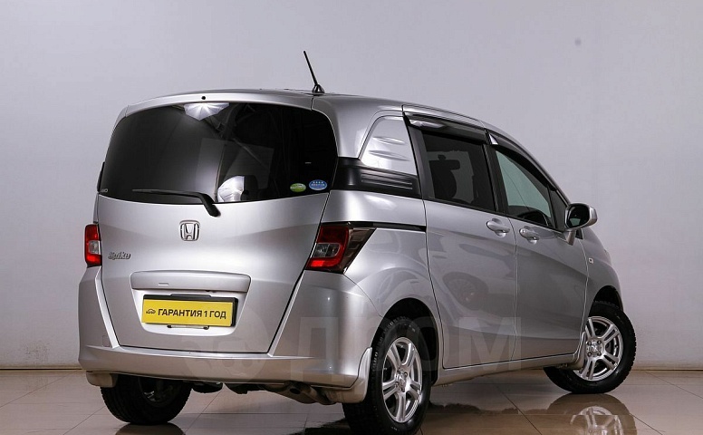 Honda Freed Spike, 1 поколение