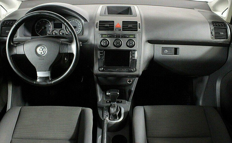 Volkswagen Touran 1.4 Робот