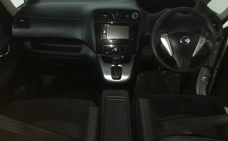 Nissan SERENA 2.0 CVT (144 л.с.) 4WD