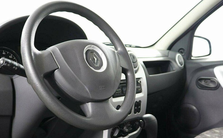Renault Sandero 1.6 Автомат