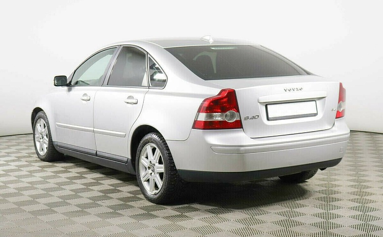 Volvo S40 II