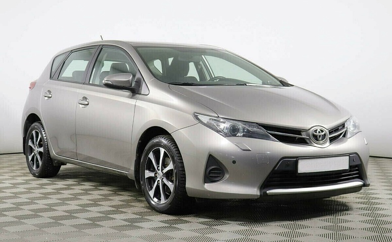 Toyota Auris II